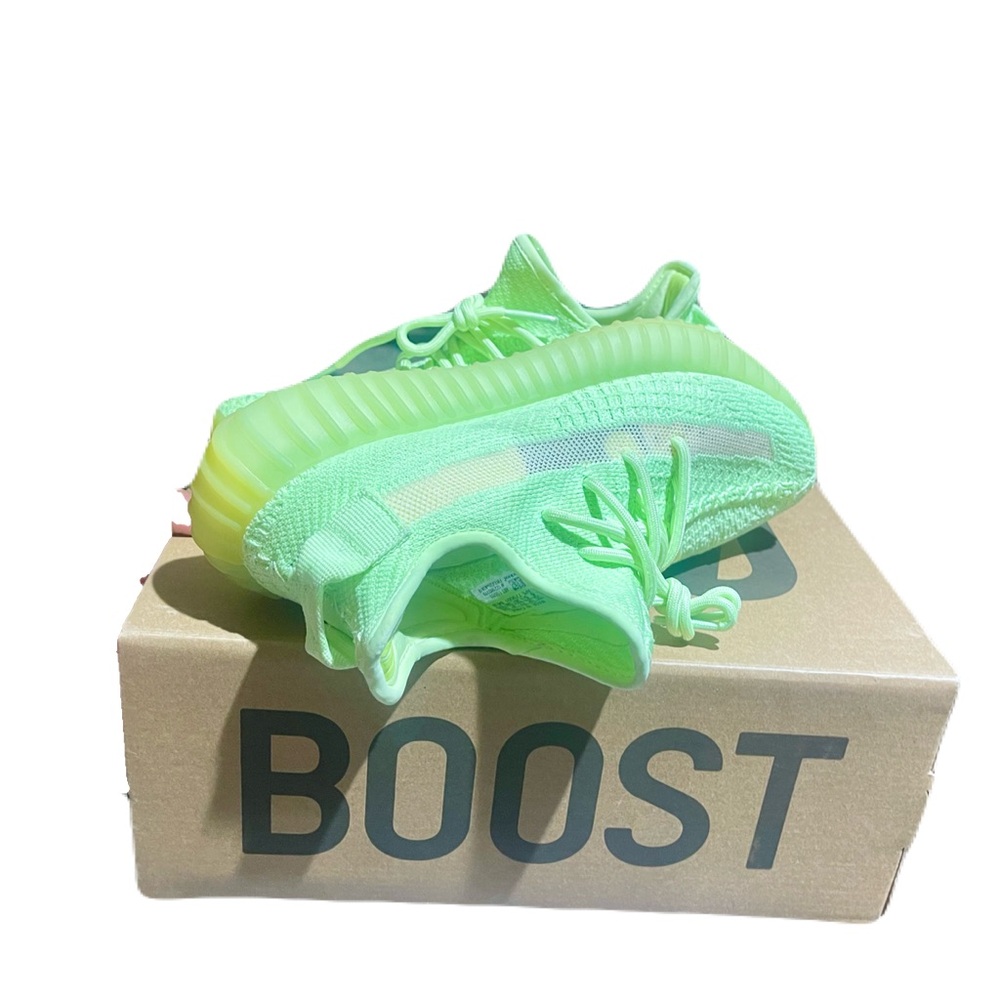 Yeezy GLOW ๐ฅ - Picture 5 of 5